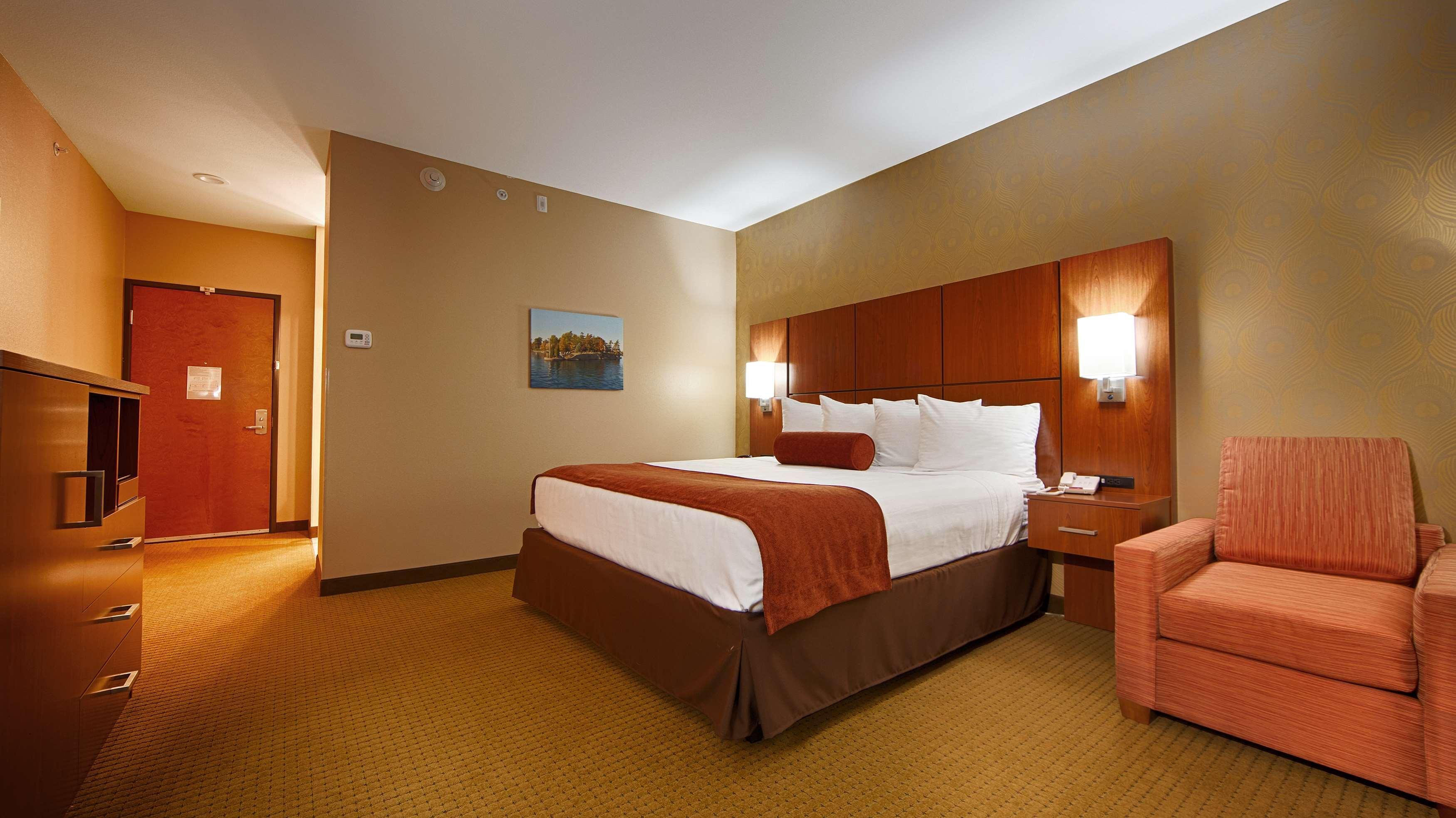 Best Western Plus Finger Lakes Inn&Suites Cortland Exterior foto