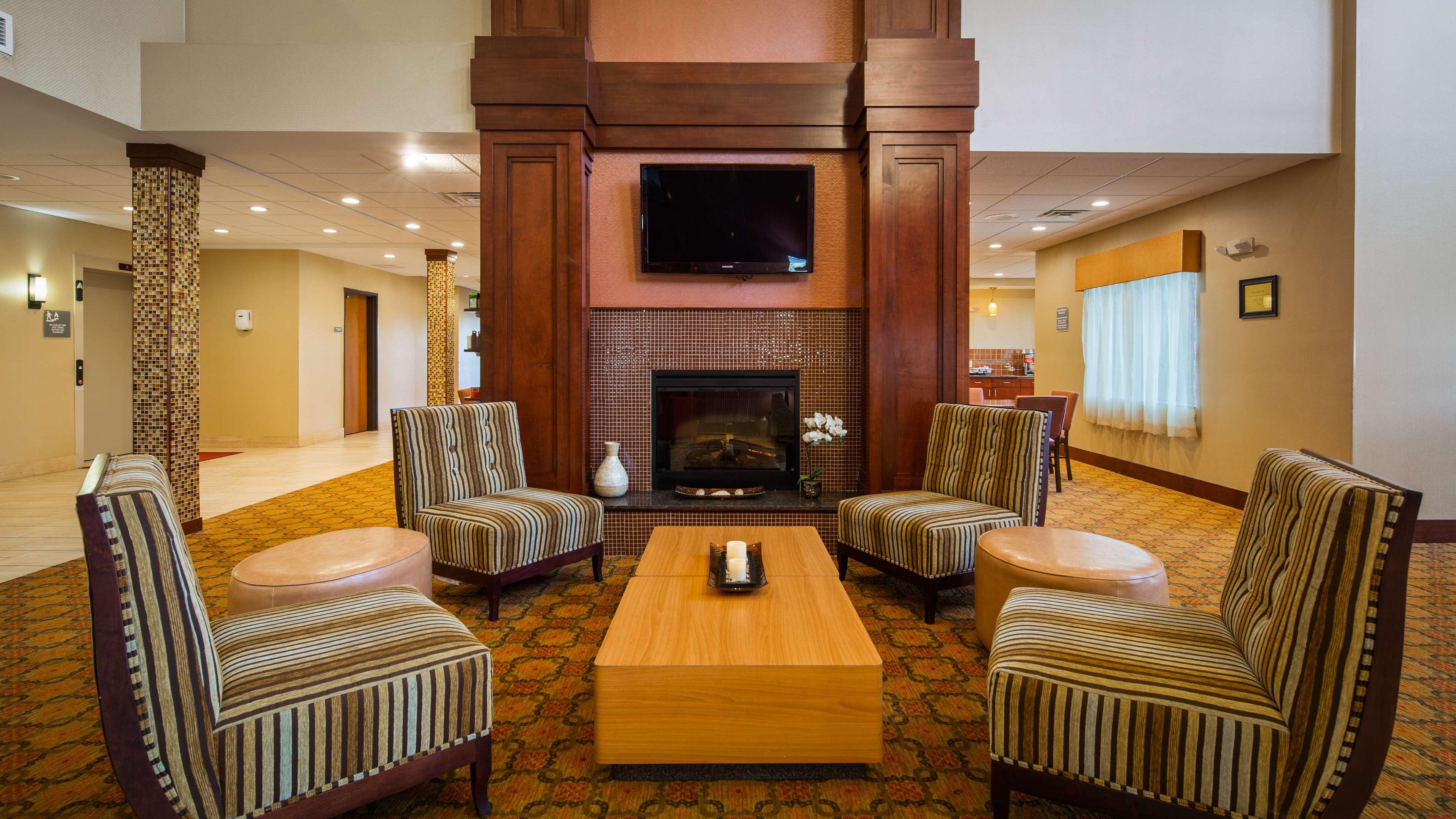 Best Western Plus Finger Lakes Inn&Suites Cortland Exterior foto