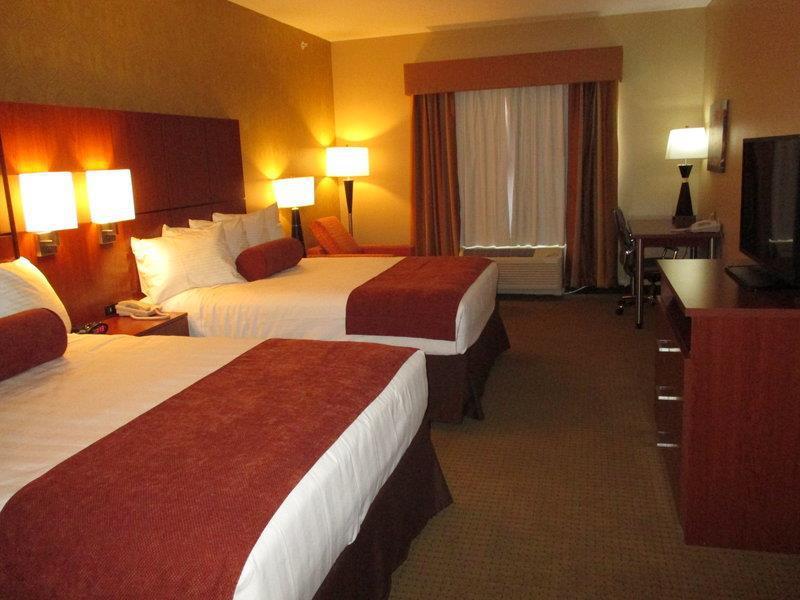 Best Western Plus Finger Lakes Inn&Suites Cortland Zimmer foto